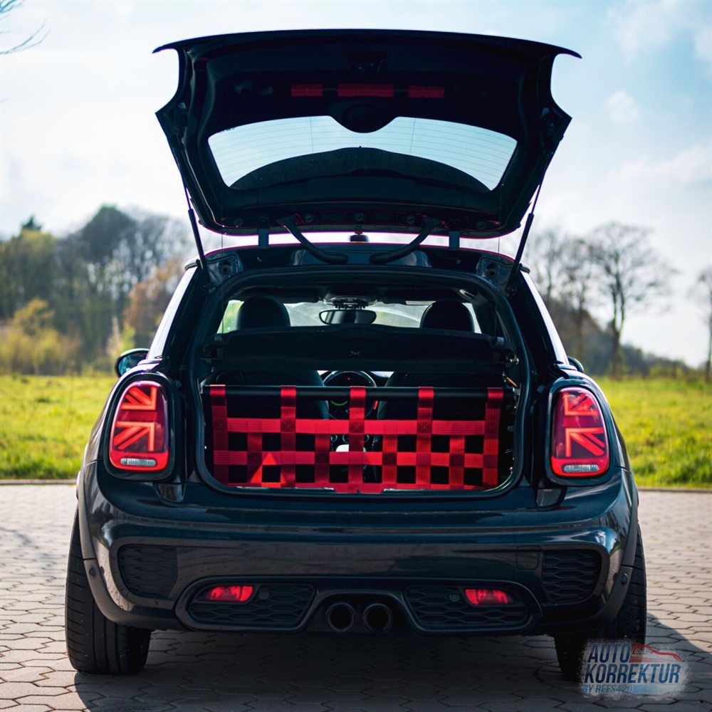 Clubsport Set passend für Mini Cooper F56 mit rotem Netz, Heckklappe geöffnet